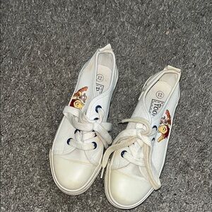 Vintage Pooh bear girl sneakers